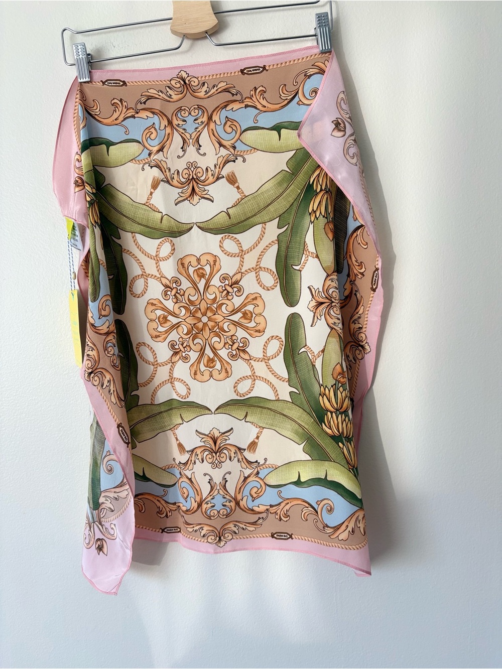 FARM Rio Banana Real Scarf Multicolor Tropical Baroque Pink NWT 26x27